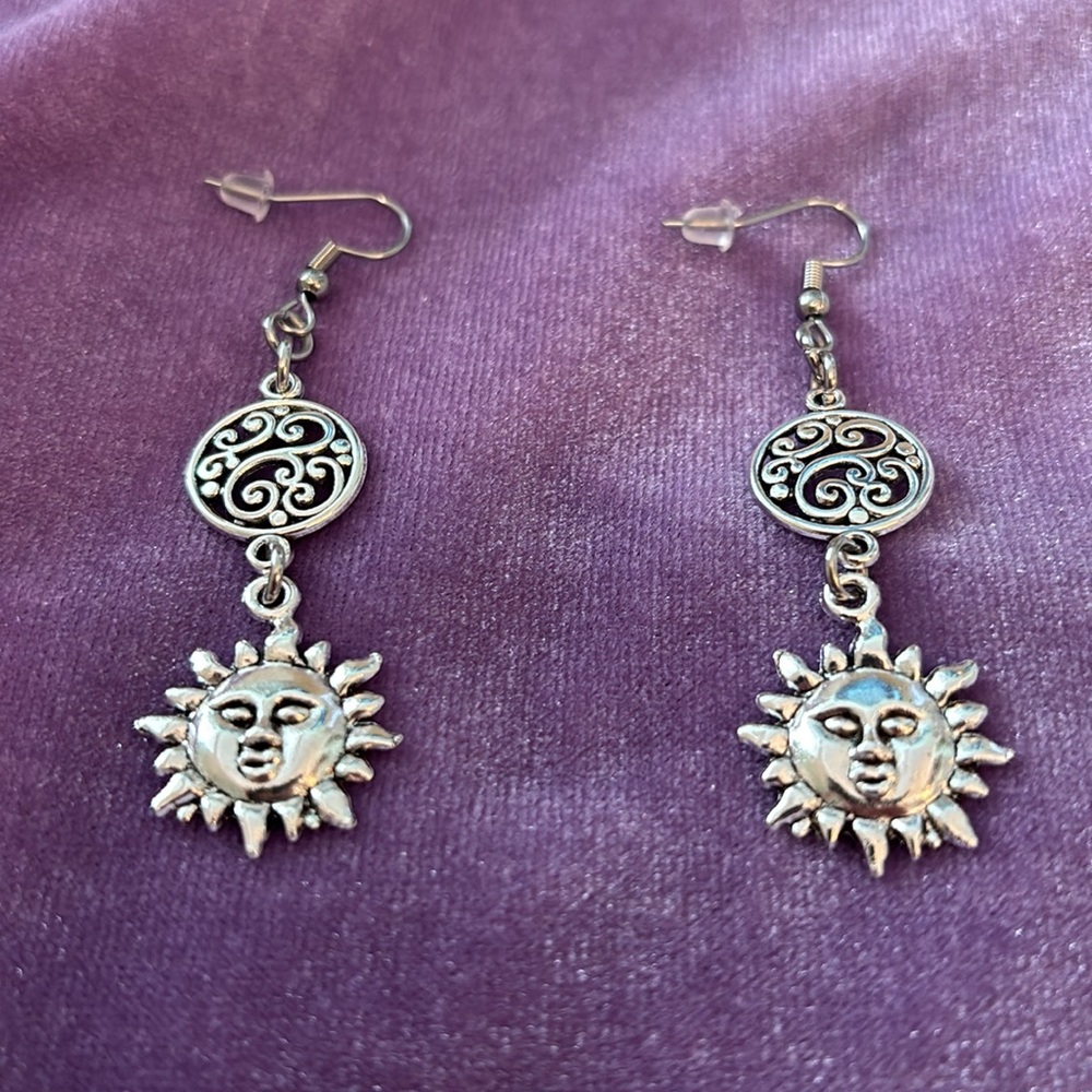 💜💜💜 3/$30 Custom made. The Sun ☀️ Silver Dangle Earrings E49